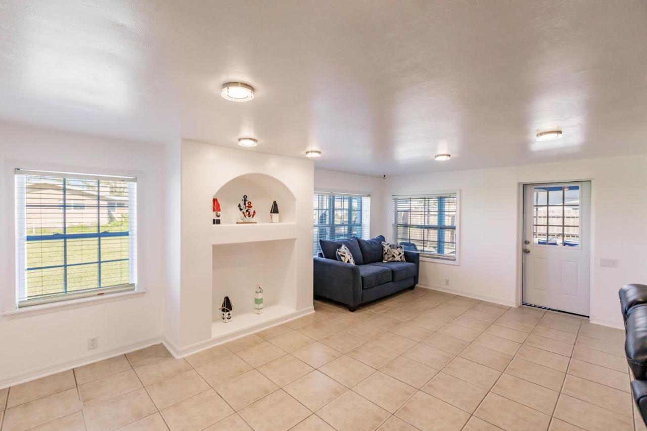 New! Dock Canal Family Home W/Pool & Gulf Access! North Fort Myers Bagian luar foto