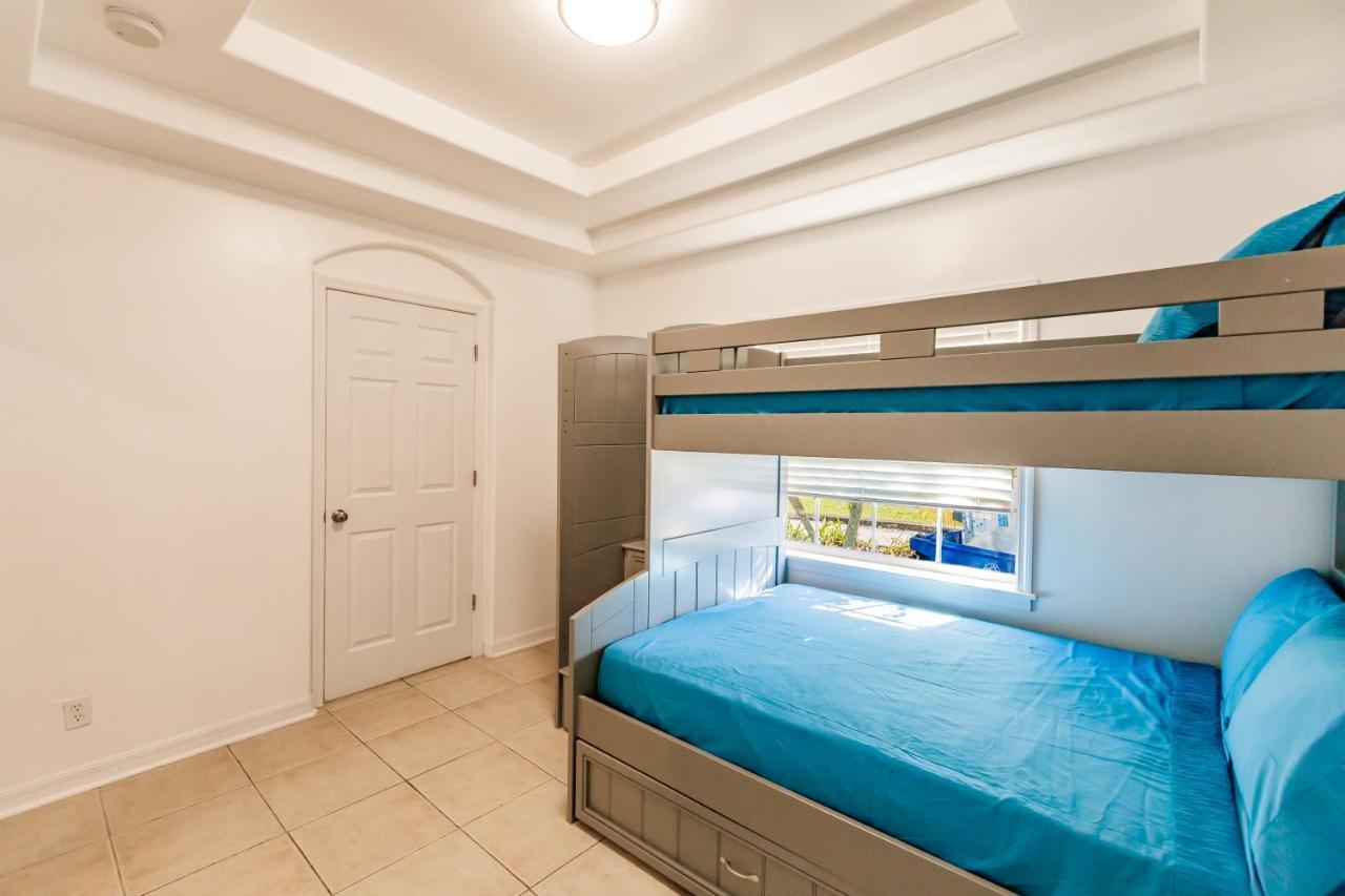 New! Dock Canal Family Home W/Pool & Gulf Access! North Fort Myers Bagian luar foto