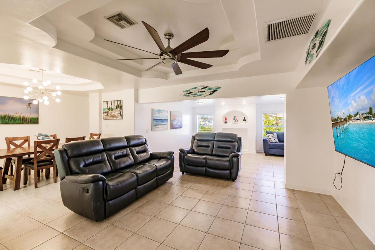 New! Dock Canal Family Home W/Pool & Gulf Access! North Fort Myers Bagian luar foto