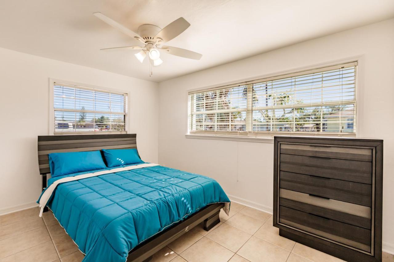 New! Dock Canal Family Home W/Pool & Gulf Access! North Fort Myers Bagian luar foto